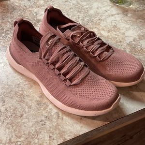 APL: Athletic Propulsion Labs Women's Techloom Breeze Sneakers